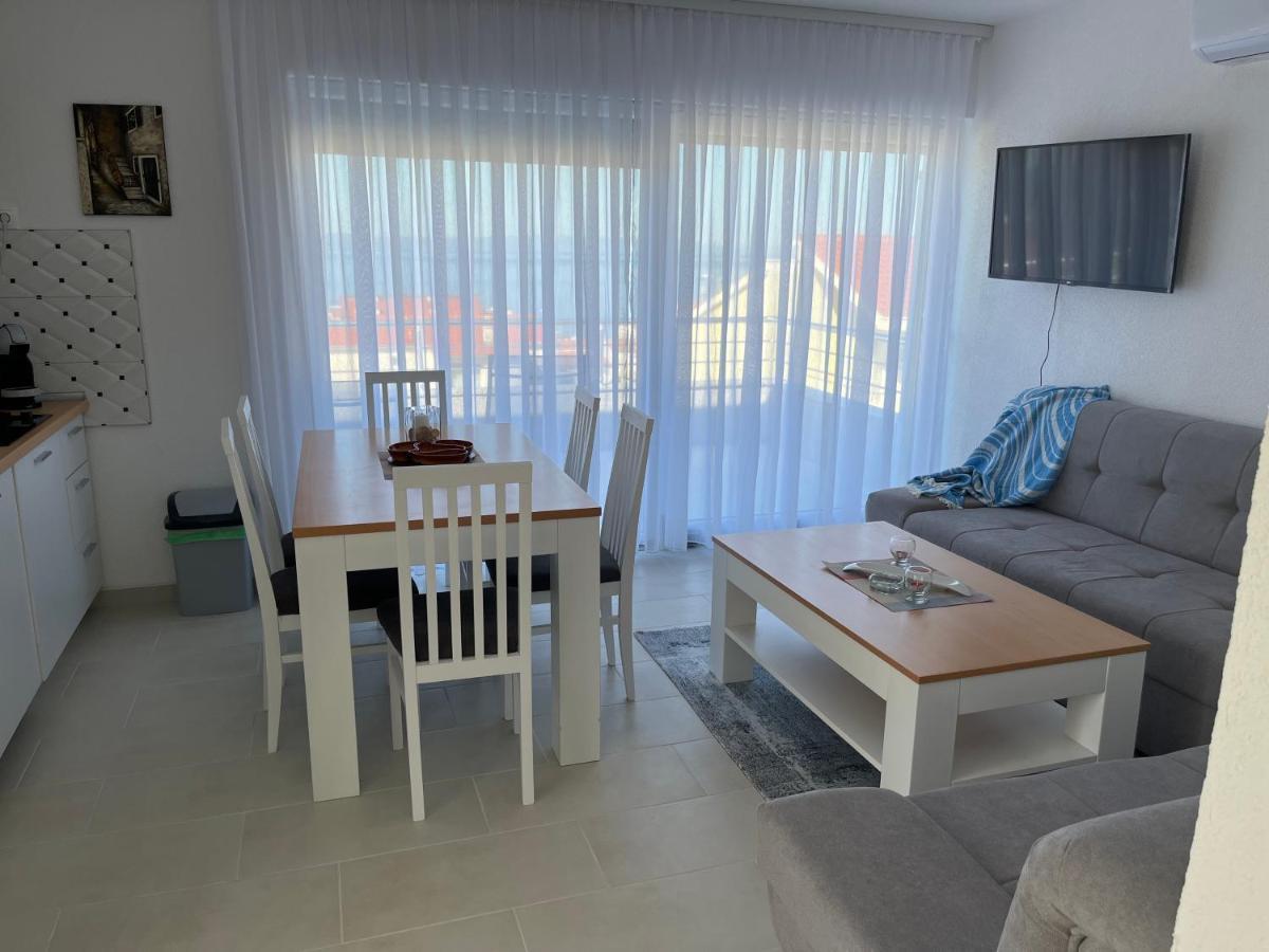 Sea View, Peaceful. Appartement Makarska Buitenkant foto