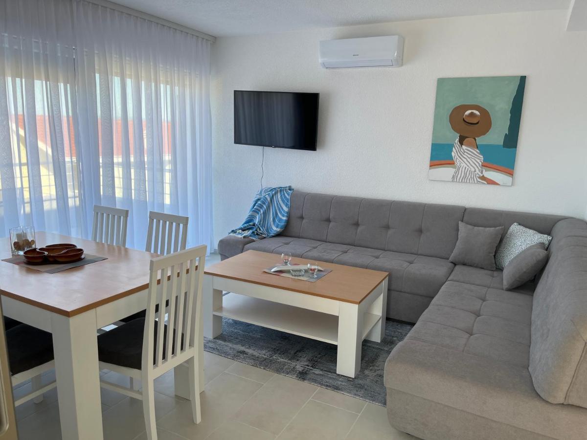 Sea View, Peaceful. Appartement Makarska Buitenkant foto