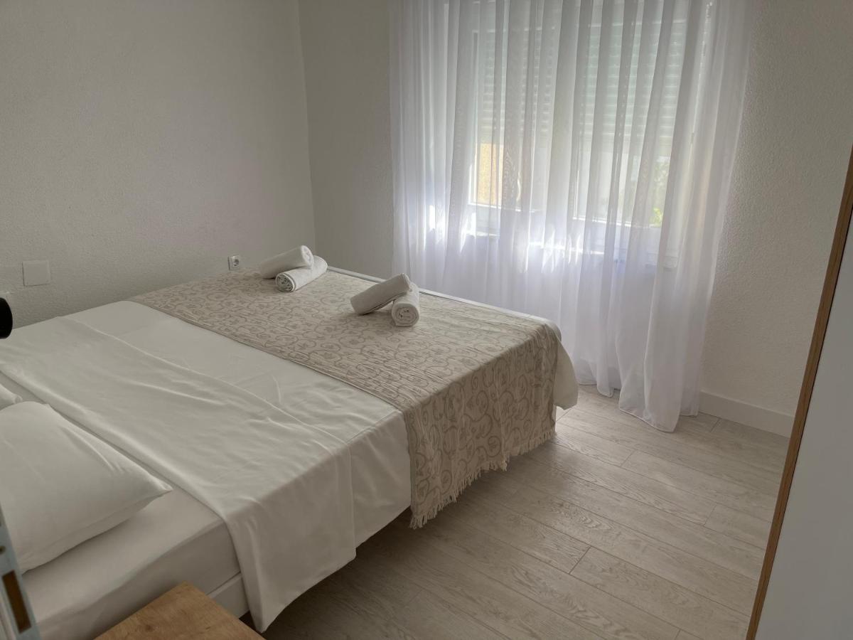 Sea View, Peaceful. Appartement Makarska Buitenkant foto